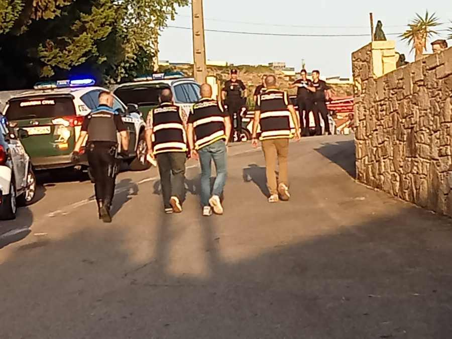 Destacan la colaboración "en simbiosis" de las Policías Local y Nacional y de la Guardia Civil en la reyerta multitudinaria entre dos clanes rivales en Ribeira
