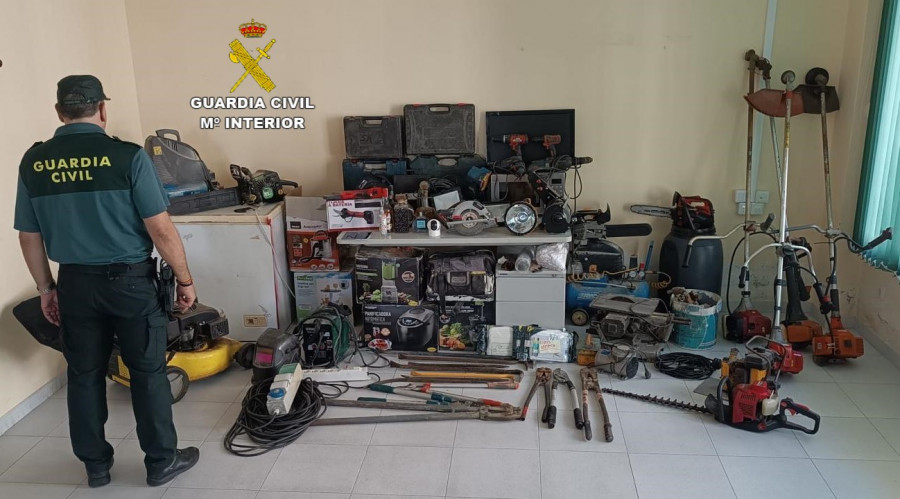 La Guardia Civil de Cambados investiga a tres personas por un presunto delito de robo con fuerza en el campo de fútbol