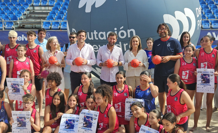Sanxenxo acoge el mejor balonmano con el Arena 1000 en la playa de Silgar