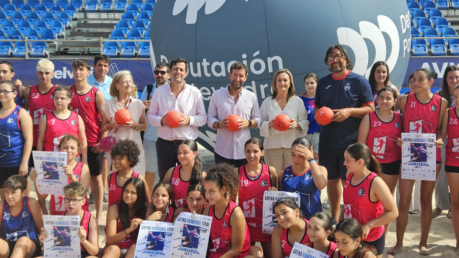 Sanxenxo acoge el mejor balonmano con el Arena 1000 en la playa de Silgar