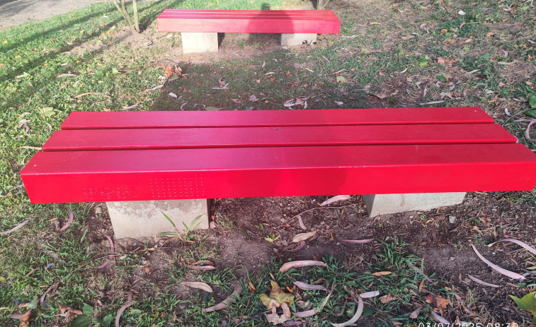 Vilagarcía pone a punto el parque de A Coca con la mejora de bancos, papeleras y barandillas