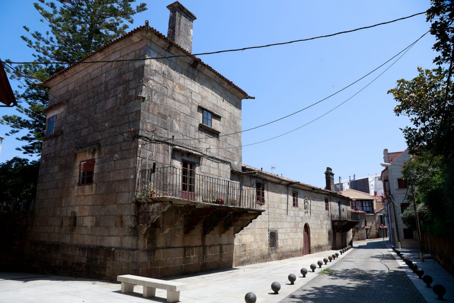 Patrimonio en venta: Un Pazo por menos de un millón de euros en Vilaxoán