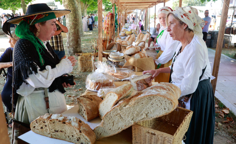 Meis recupera su Feira Labrega con juegos tradicionales, música, artesanía y comida
