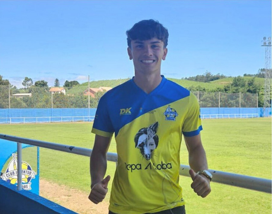 Noel Chaves se convierte en el primer fichaje del Cambados