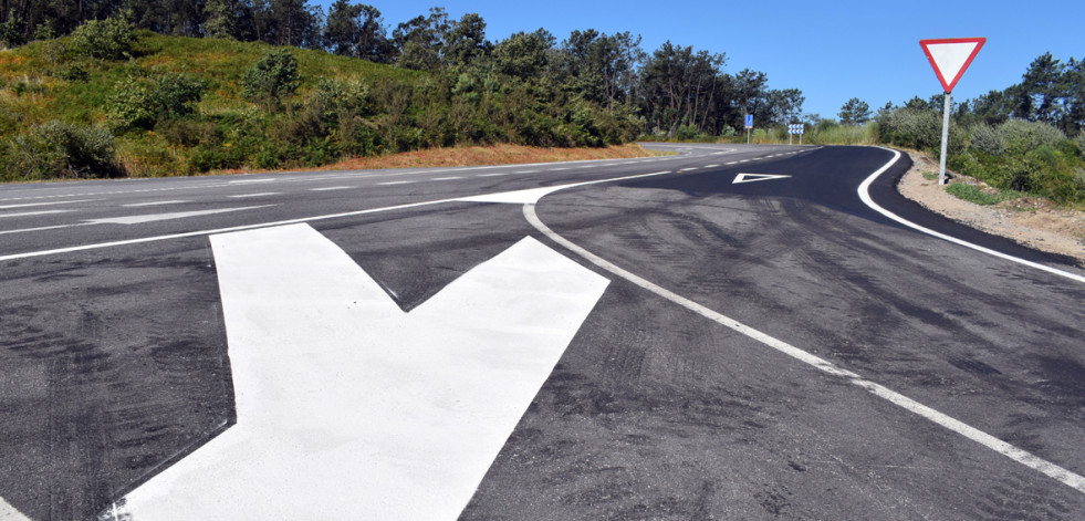 La Xunta habilita un carril de incorporación para mejorar la seguridad entre la PO-548 y Beiro