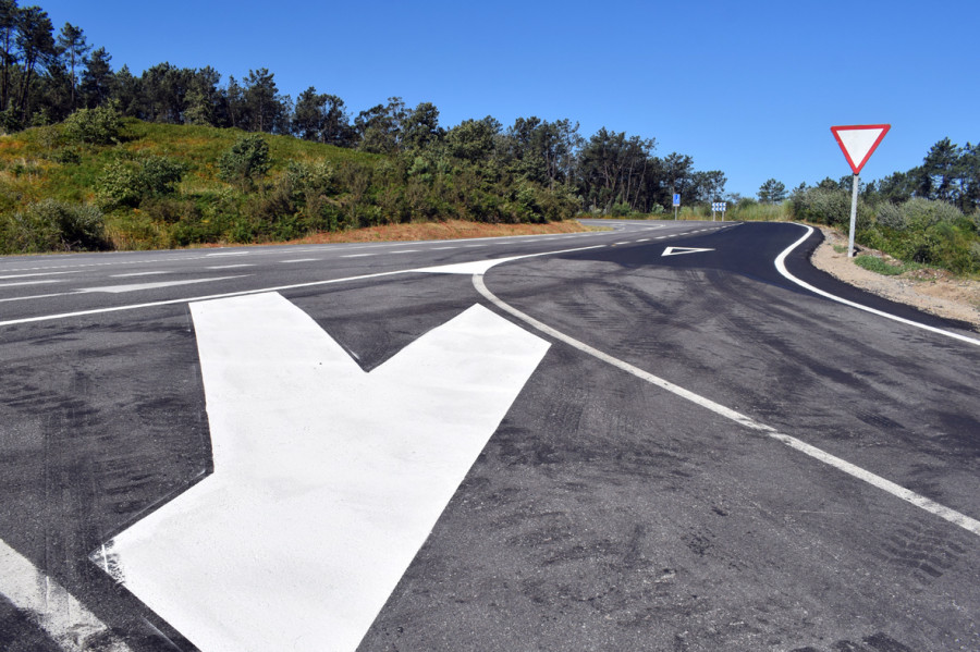 La Xunta habilita un carril de incorporación para mejorar la seguridad entre la PO-548 y Beiro