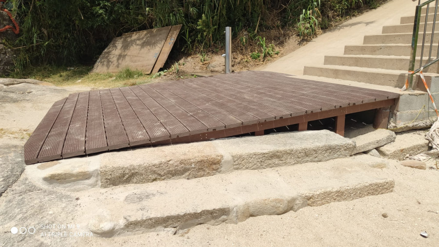 El Concello de Sanxenxo mejora la accesibilidad en la playa de Area de Agra