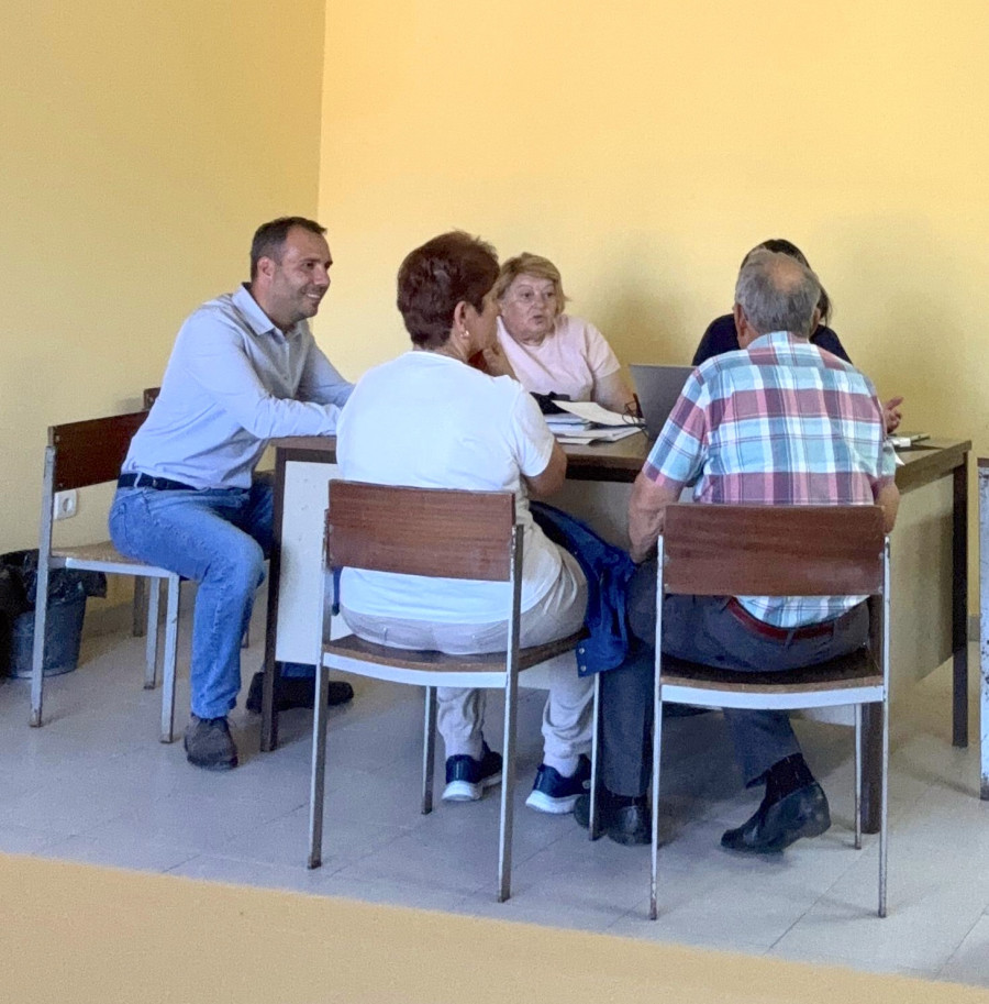 Pérez inicia una ronda de contactos en las parroquias para conocer las demandas de las personas mayores