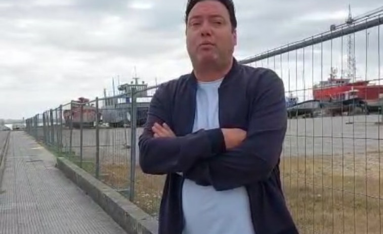 Somos Cambados exige a Portos la retirada de parte del vallado de Tragove por la reducción de plazas de aparcamiento