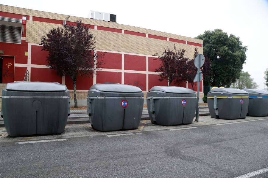 Vilagarcía multará por dejar basura fuera de los contenedores