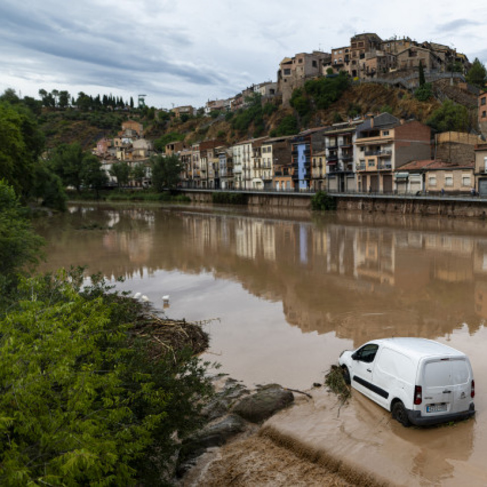 Cataluña y Aragón recuperan poco a poco  la normalidad y se suspende la búsqueda de dos desaparecidos