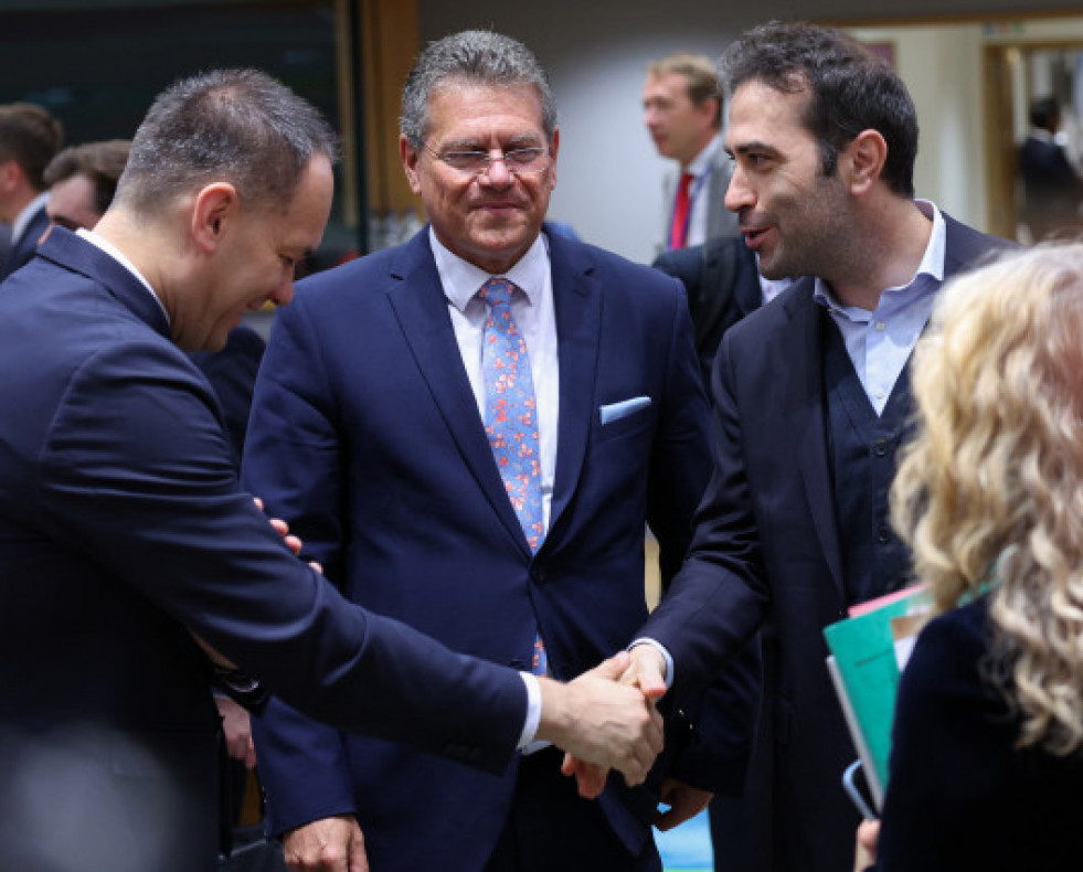 Maros Sefcovic y Carlos Cuerpo llegan a la reunión de ministros de Comercio de la UE