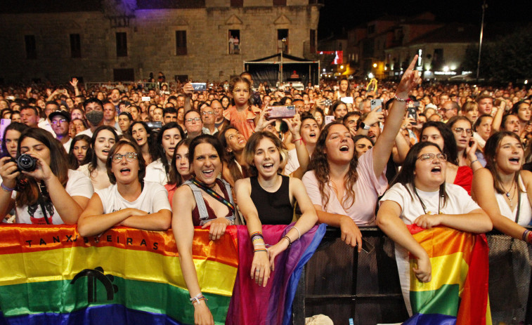 Amigos de Fefiñáns pide trasladar los conciertos del Albariño que “afectan á integridade” de la histórica plaza