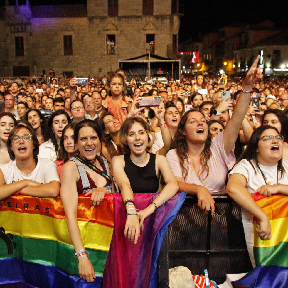 Amigos de Fefiñáns pide trasladar los conciertos del Albariño que “afectan á integridade” de la histórica plaza