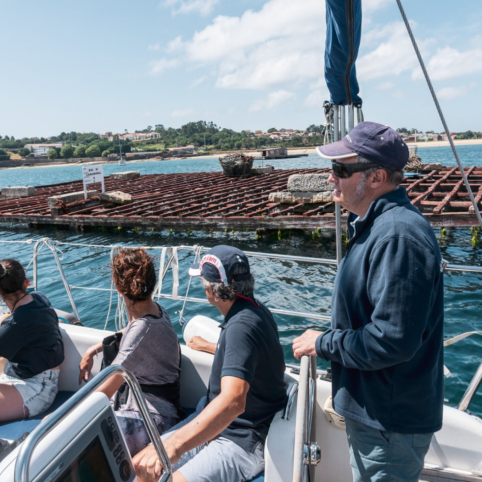 A Pobra inicia este sábado sus paseos en velero en grupos reducidos para descubrir la Ría