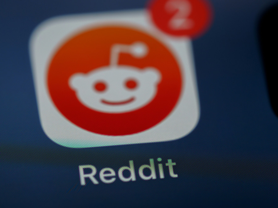 Reddit comienza a verificar la edad de usuarios en Reino Unido para cumplir con la ley de seguridad infantil