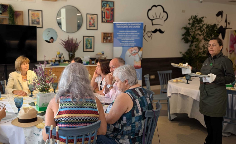 Las ‘Mañás de Terraceo’ del Obradoiro de Hostelería do Salnés comienzan con sabrosas propuestas de almuerzo