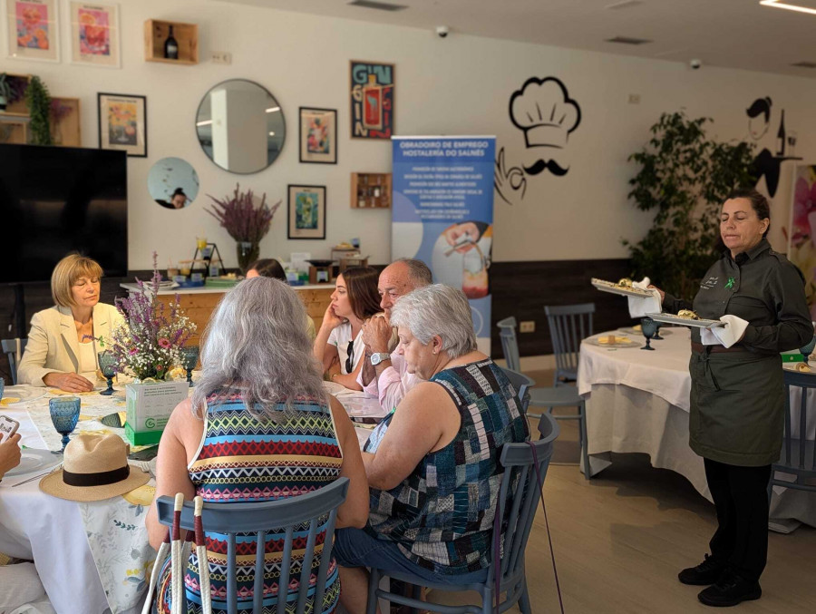Las ‘Mañás de Terraceo’ del Obradoiro de Hostelería do Salnés comienzan con sabrosas propuestas de almuerzo