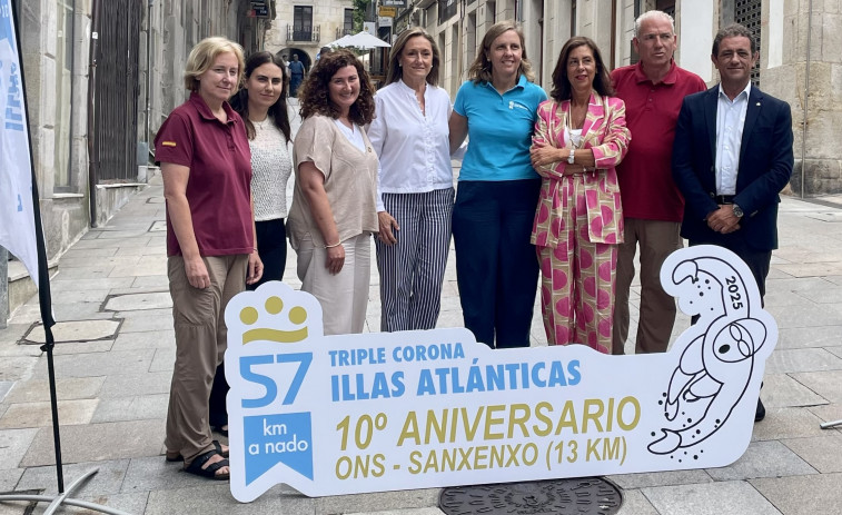 La Triple Corona Illas Atlánticas celebra su 10º aniversario con la travesía a nado entre Ons y Sanxenxo