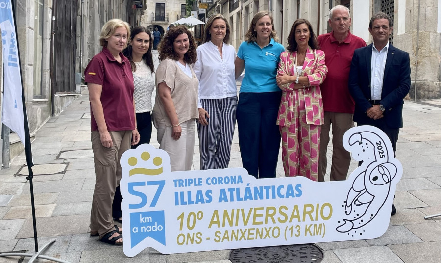 La Triple Corona Illas Atlánticas celebra su 10º aniversario con la travesía a nado entre Ons y Sanxenxo