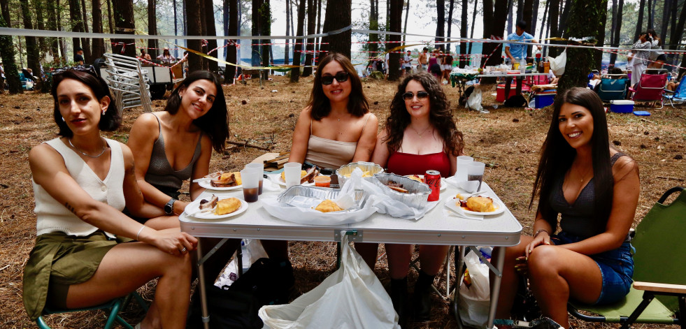 Búscate en la comida campestre de San Ramón en A Illa
