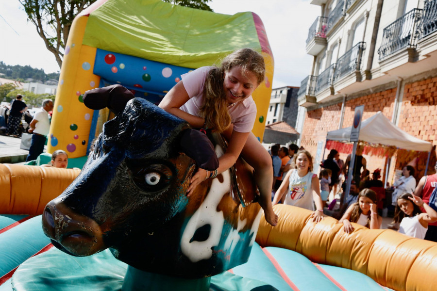 A Illa celebra San Roque con juegos para niños y se prepara para el Carmen