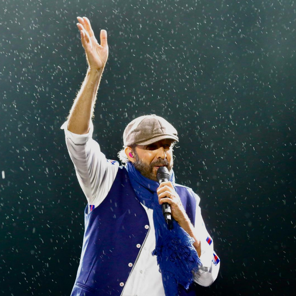La lluvia obliga a suspender el concierto de Juan Luis Guerra en Sanxenxo una hora después de empezar
