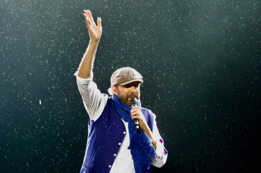 La lluvia obliga a suspender el concierto de Juan Luis Guerra en Sanxenxo una hora después de empezar