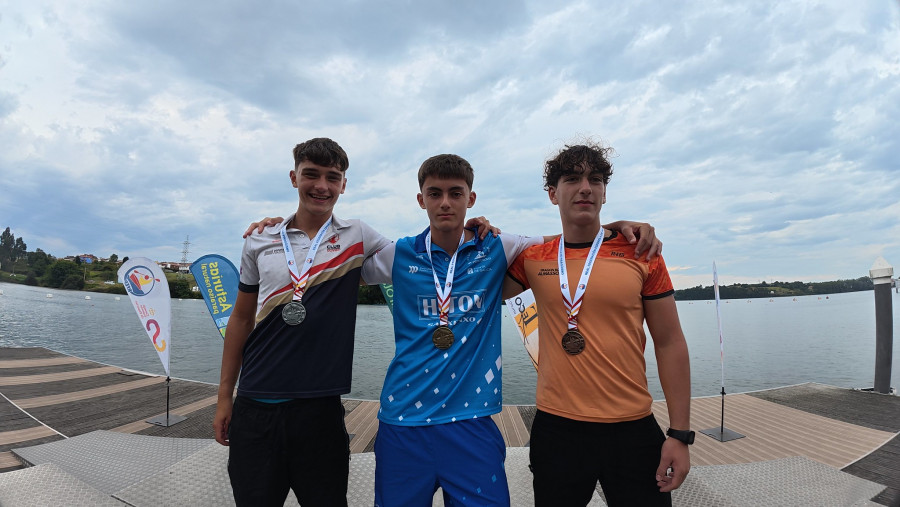 El cambadés Pablo Contiñas logra el oro nacional en la prueba de K1 Cadete B