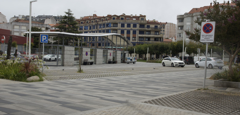 Portonovo convoca una movilización en contra de las multas por aparcar en la plaza del mercado