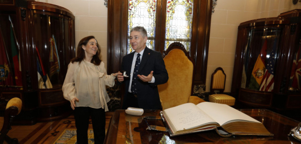 Nueva batalla entre A Coruña y Santiago por la formación en Medicina: Inés Rey se opone a que el Chuac se adscriba a la USC