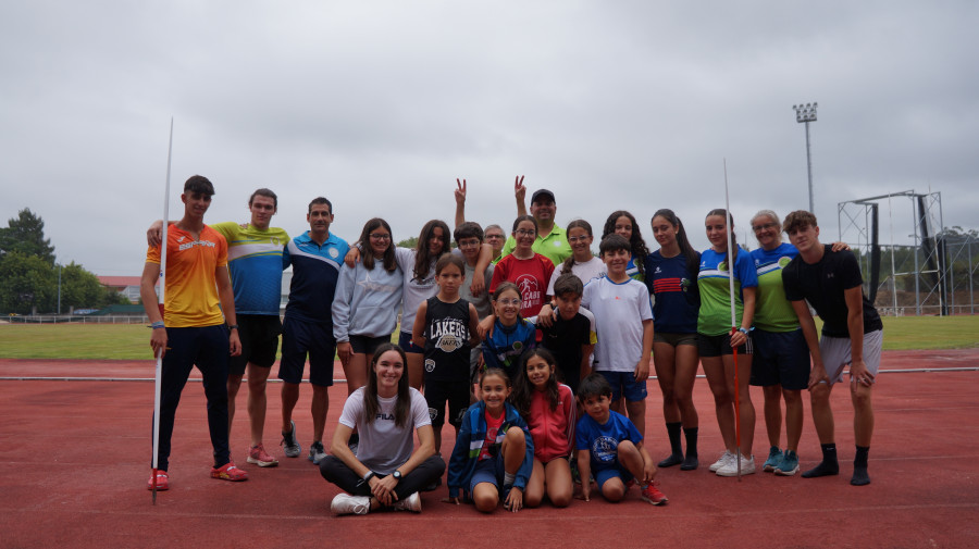 La Escuela de Verano del Mazí inició su XI edición con visitas de atletas y técnicos de primer nivel