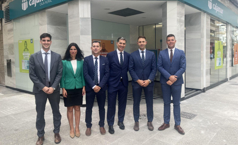 Cajamar inaugura su nueva oficina de Vilagarcía