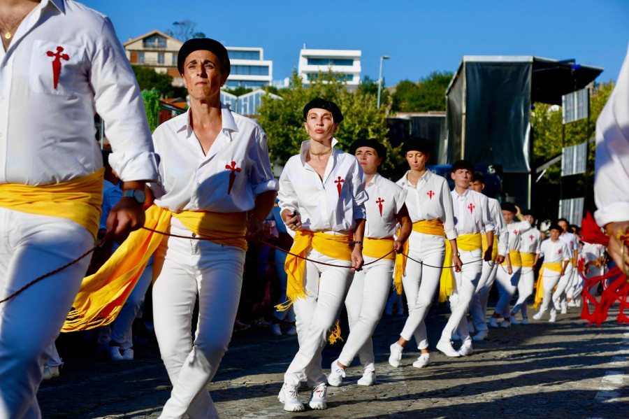 La Danza das Espadas enaltece la identidad carrilexa