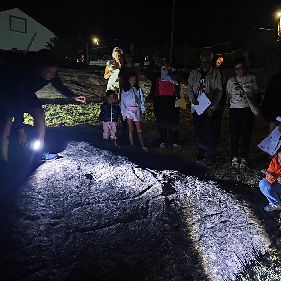 Unha noite para coñecer as pedras que falan nos Ballotes