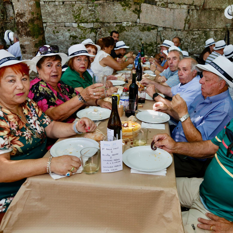 Éxito de convocatoria para poner en valor el patrimonio de los molinos en Meaño