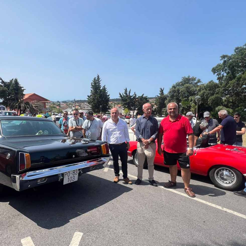 El encuentro de clásicos Monte Lobeira reunió a cientos de joyas del motor en Vilanova