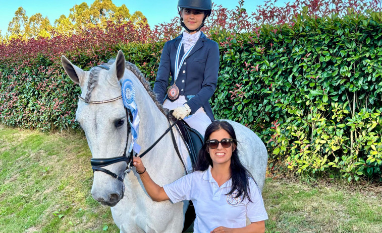 La vilagarciana Valeria Tomé consigue el bronce gallego en Doma Clásica