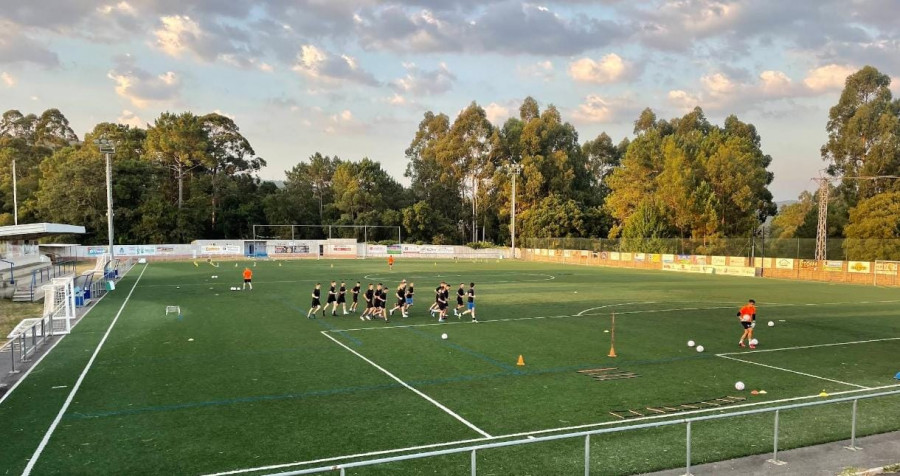 Rianxo licita la mejora energética del campo de fútbol de A Lomba