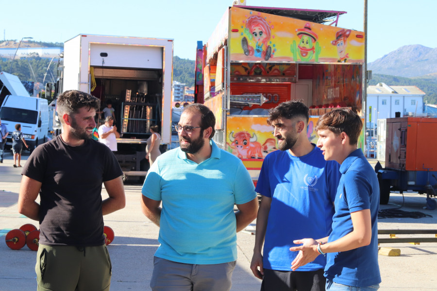 Ribeira salva sus Festas do Verán ‘in extremis’ e instala las atracciones