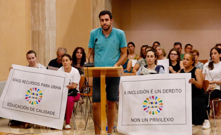 Las ANPA hacen piña para apoyar a las familias de A Lomba que reclaman recursos para niños con necesidades especiales