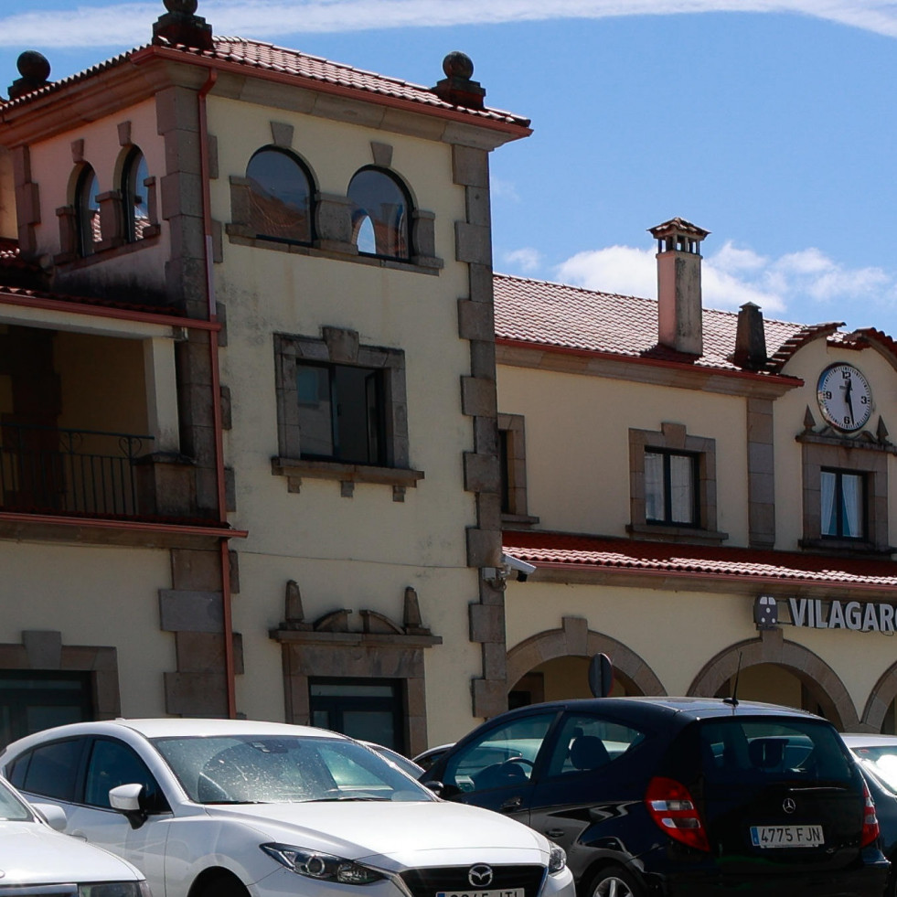 Amigos de la madre que cogió el tren sin sus hijos pequeños explican que se cerraron las puertas tras subir la maleta