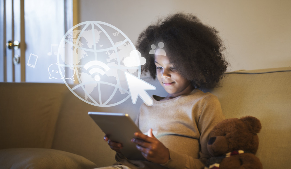YouTube se adapta a leyes de protección infantil con un sistema de verificación de edad con IA, selfies o DNI