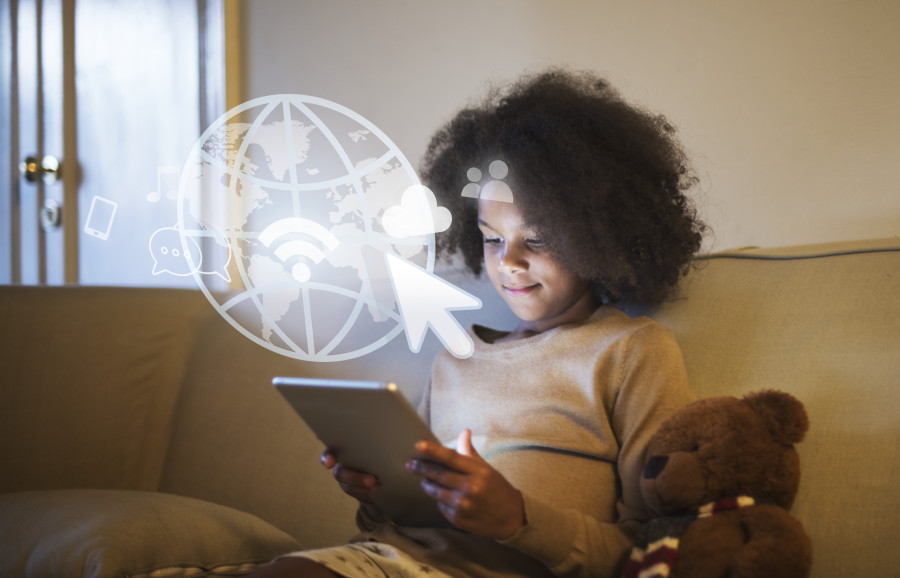 YouTube se adapta a leyes de protección infantil con un sistema de verificación de edad con IA, selfies o DNI