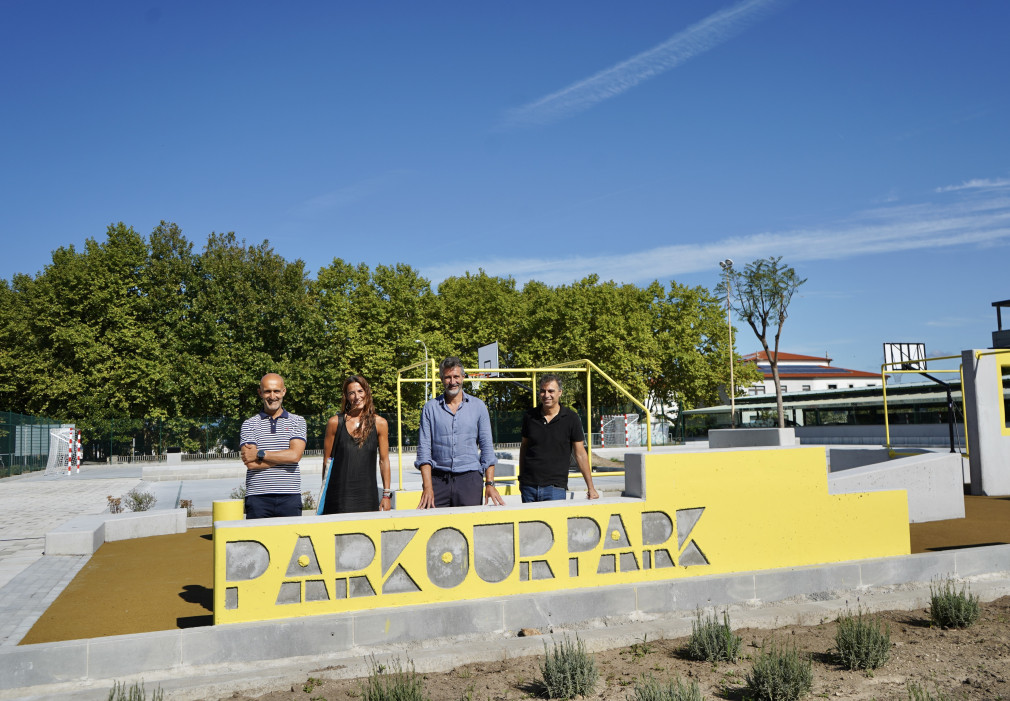 Baile urbano, skatepark, parkour y el fútbol y baloncesto de toda la vida se dan cita en el nuevo espacio de O Cavadelo