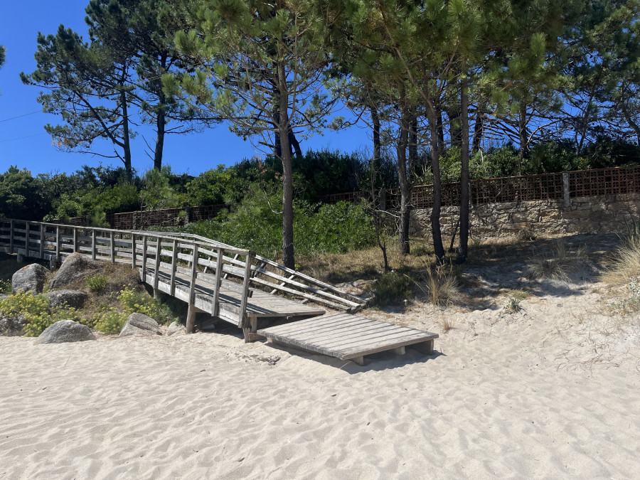 Las pasarelas de las playas y los miradores de O Grove, sin fecha para su mantenimiento