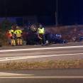 Coche volcado A Illa