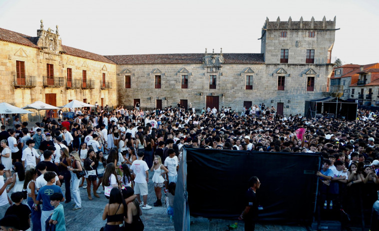 Detenido un joven tras agredir a dos personas en la Festa do Albariño