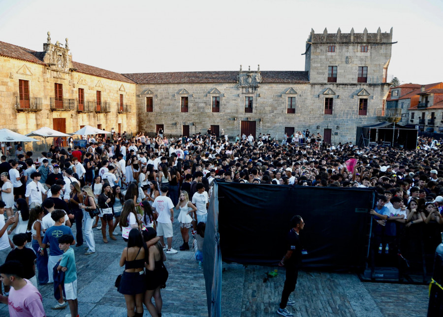 Detenido un joven tras agredir a dos personas en la Festa do Albariño