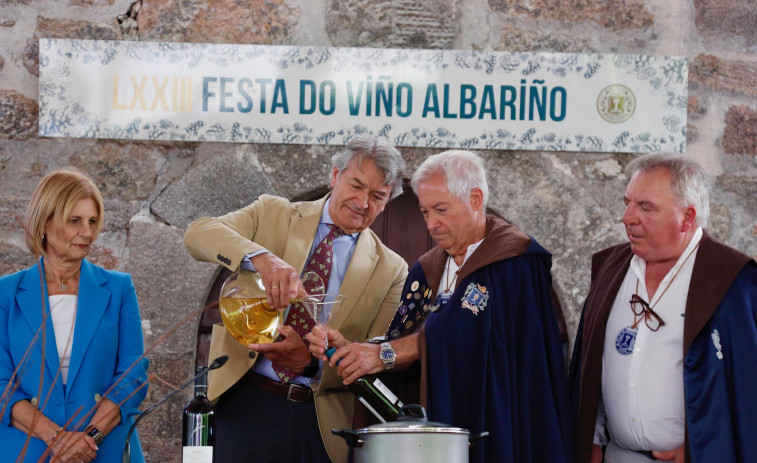El albariño se hermana con el vino de Jerez y la caldeirada de pescado y camarón de Espinho